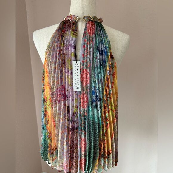 NWT Alice + Olivia Alycia Pleated Chiffon Top with chain collar - Picture 9 of 12